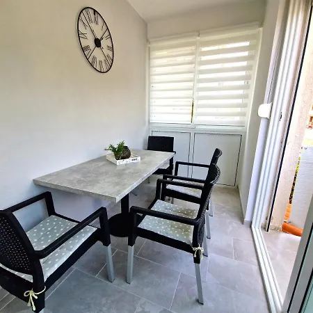 Cozy One-bedroom Lägenhet Baška