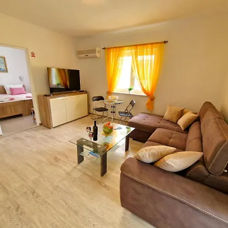 Cozy One-bedroom Daire