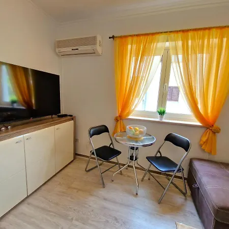 Διαμέρισμα Cozy One-bedroom *