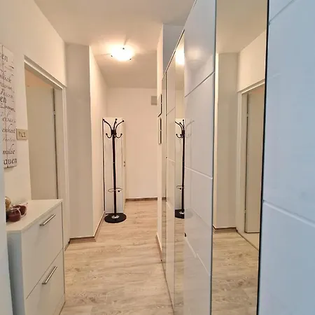 Cozy One-bedroom * Baška