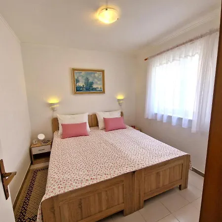Cozy One-bedroom * Baška