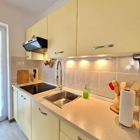 Cozy One-bedroom * Baška